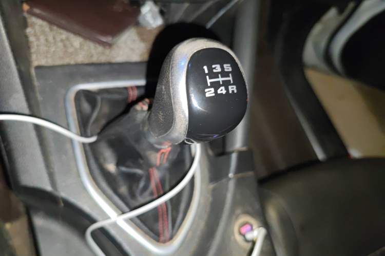 Used Dongfeng Aeolus AX7 2015 2.0L Manual Zhiyi Trim
