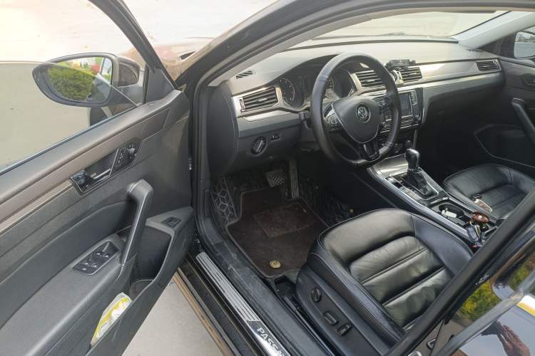 Used Volkswagen Passat 2017 280TSI DSG Luxury Edition
