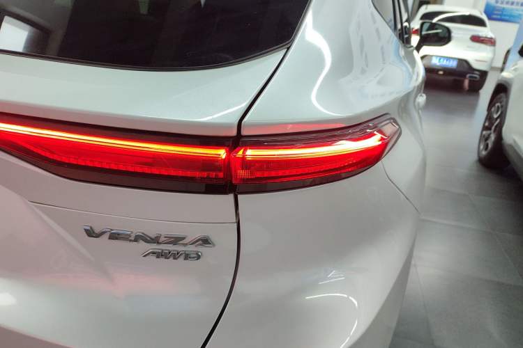 Used Toyota Venza 2022 2.0L CVT Four-Wheel Drive Supreme Edition Right Rear Taillight