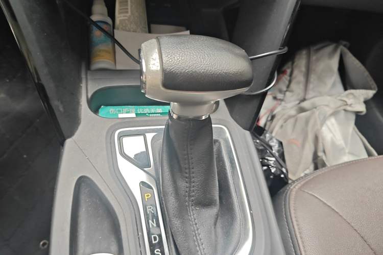 Used GAC Trumpchi GS4 2016 235T G-DCT Luxury Edition Gear Lever