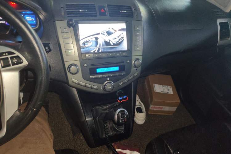 Used BYD S6 2014 2.0L Manual Luxury 5-Seater
