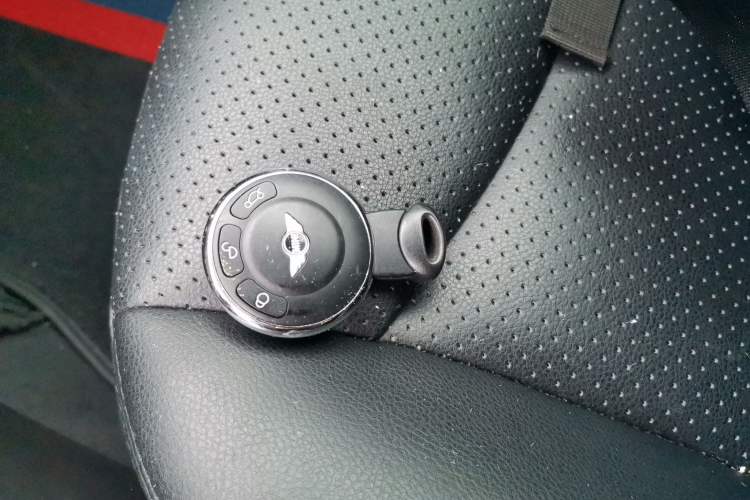 Used MINI 2010 1.6L COOPER 50 Mayfair Vehicle Key