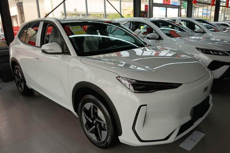 Used Geely Galaxy E5 2026 Model 530km Launch Edition Front Right 45 Deg