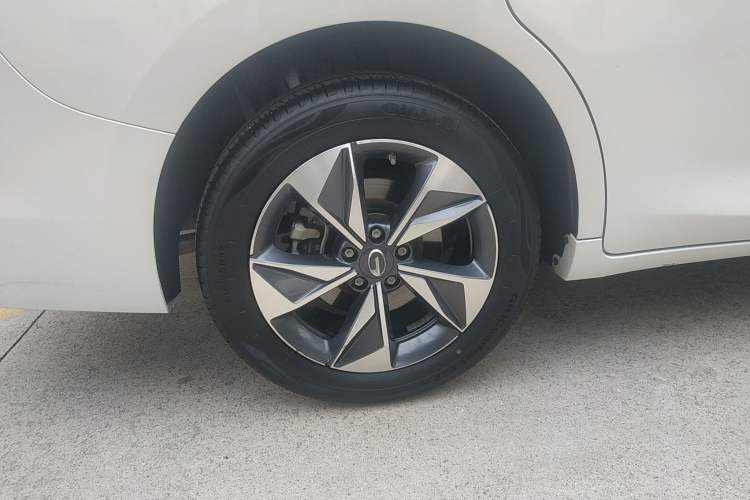 Used GAC Trumpchi M6 2023 PRO 270T DCT Luxury Edition Right Rear Wheel Hub