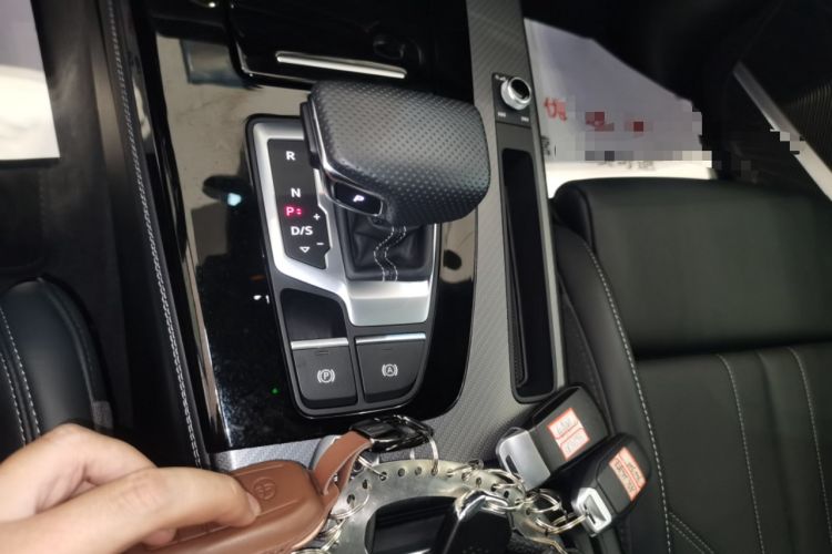 Used Audi Q5L 2025 quattro 45th Anniversary Edition 45 TFSI Luxury Dynamic Model
