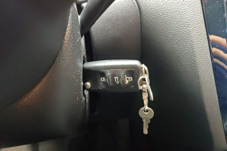 Used Volkswagen Sagitar 2012 1.4TSI Automatic Luxury Edition Vehicle Key