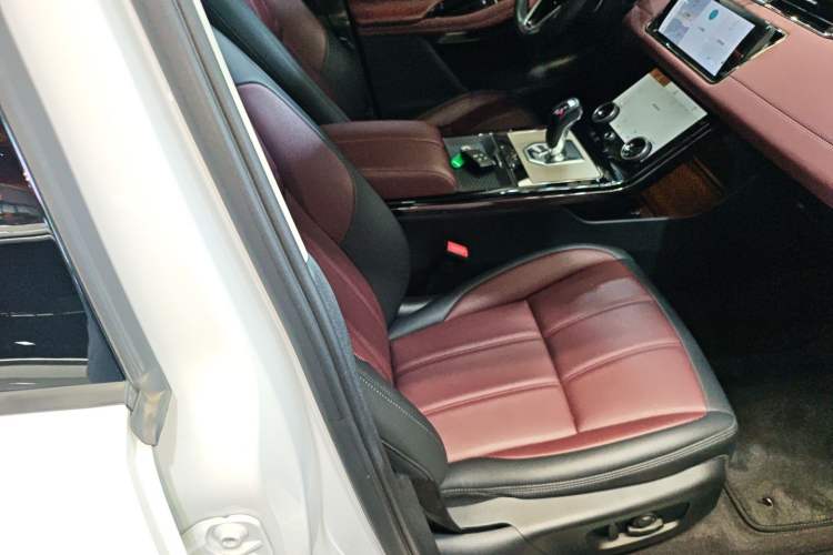 Used Land Rover Range Rover Evoque 2022 Facelifted Aurora L 249 PS R-Dynamic Luxury Edition