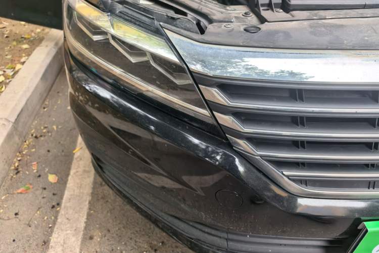 Used Volkswagen Lavida 2018 1.5L Automatic Fashion Edition China V Standard Right Front Headlight