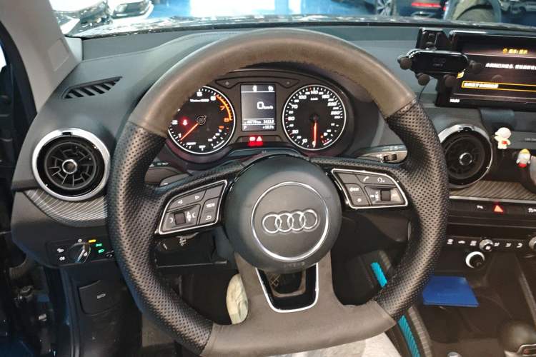 Used Audi Q2L 2022 35 TFSI Fashion Dynamic Model Steering Wheel