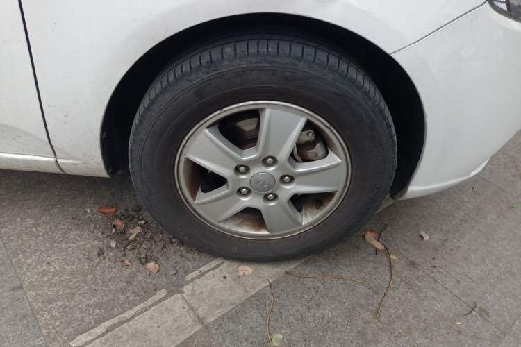 Used Kia Forte 2012 1.6L AT GL Commemorative Edition Right Front Wheel Hub