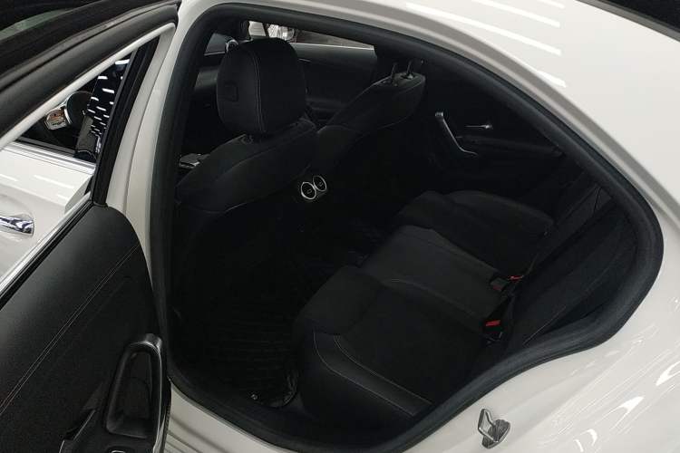 Used Mercedes-Benz A-Class 2020 Restyled A 200 L Sport Sedan Fashion Version