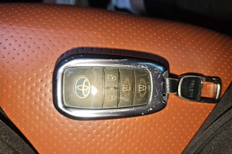 Used Toyota SIENNA 2023 2.5L Hybrid Comfort Edition Vehicle Key