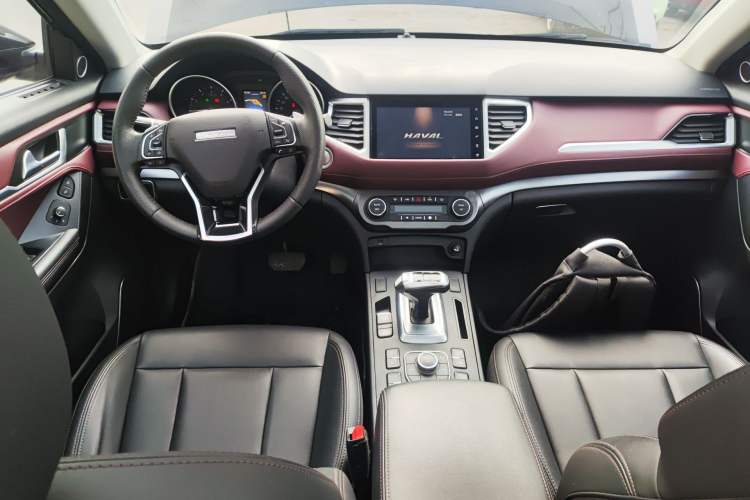 Used Haval H6 Coupe 2019 1.5T Automatic Two-Wheel Drive Luxury Smart Connectivity Version China VI Standard