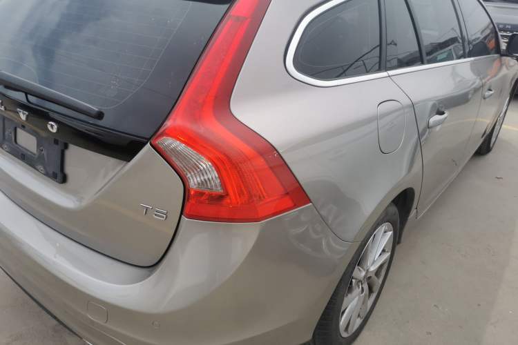 Used Volvo V60 2015 T5 Zhiyi Edition Right Rear Taillight