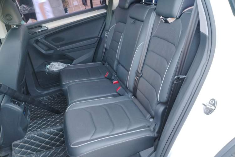 Used Volkswagen Tiguan L New Energy 2019 430 PHEV Hybrid Flagship Model Left Rear Seat