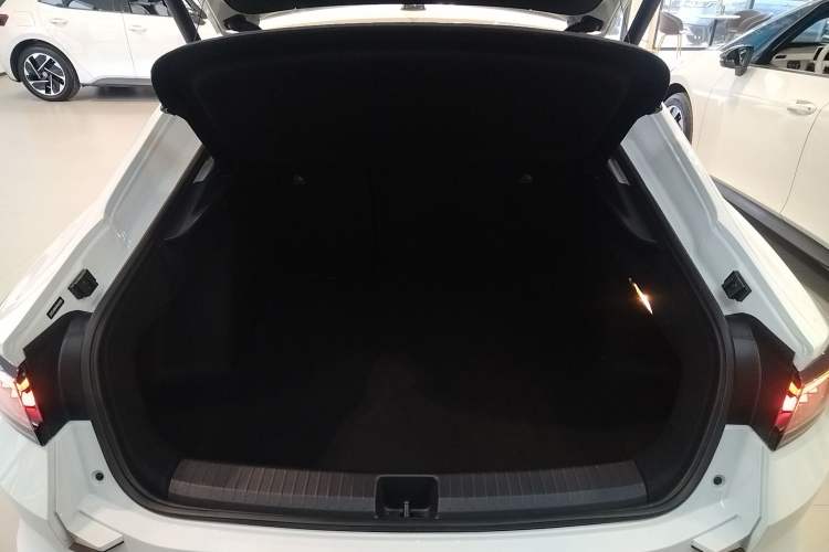 Used Volkswagen Lamando 2025 Lavida L 280TSI DSG Cool & Spicy Edition