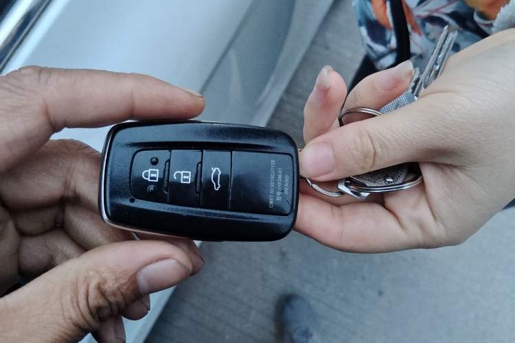 Used Toyota Camry 2018 2.0G Luxury Edition
