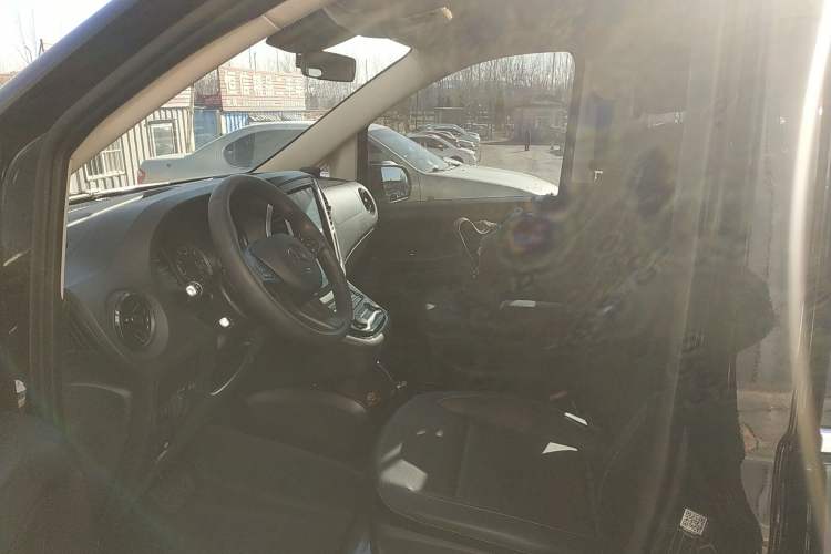 Used Mercedes-Benz Vito 2021 2.0T Elite Version 7 Seats