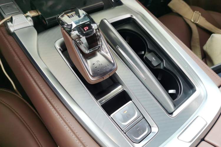 Used Tank 700 New Energy 2024 Hi4-T Extreme Edition Gear Lever