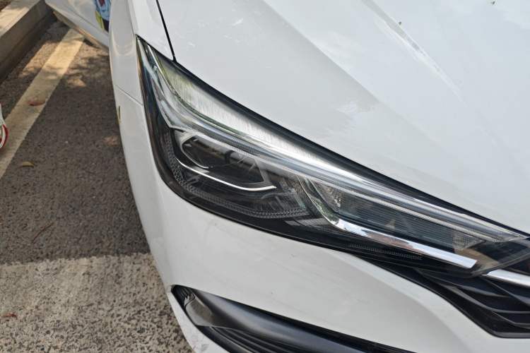 Used Roewe i5 2021 1.5L CVT Platinum Edition Right Front Headlight