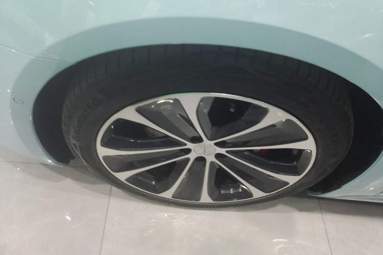 Used Hima Luxeed S7 2025 785 km Ultra