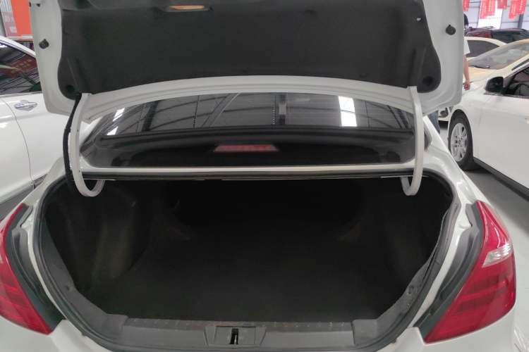 Used Geely Auto Emgrand 2017 Sedan Million Edition 1.5L Manual - Upward Version Trunk