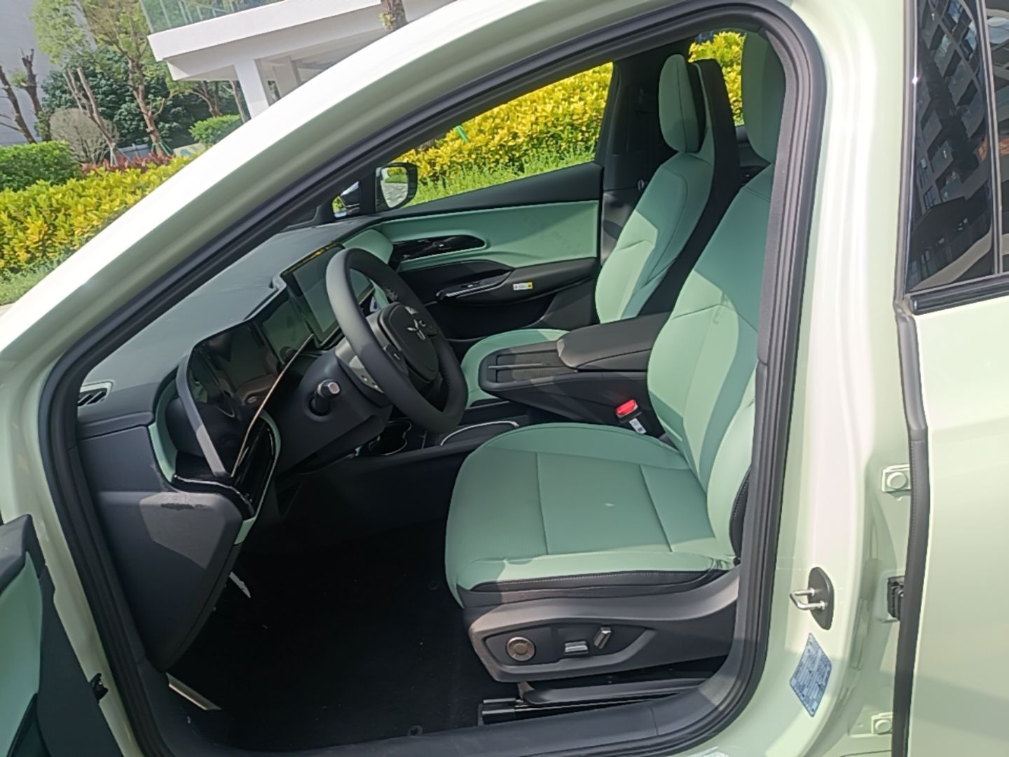 Hongqi EH7 2025 690 Smart Selection Edition — снимка 17