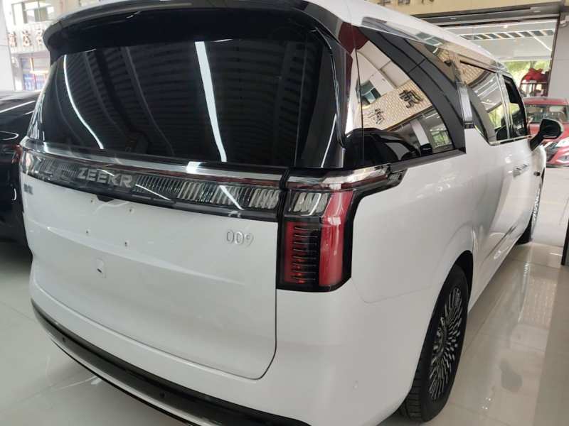Used Zeekr 009 2022 WE Edition — 6