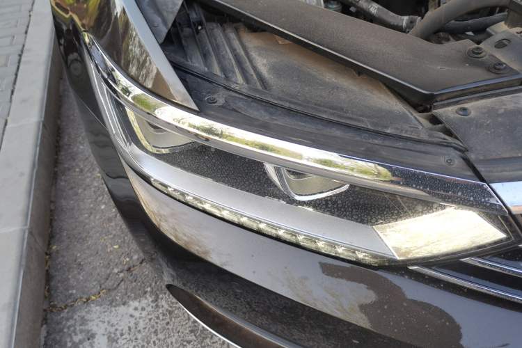 Used Volkswagen Magotan 2017 330TSI DSG Luxury Model Right Front Headlight