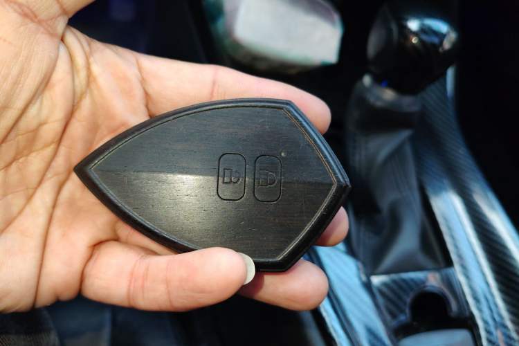 Used Toyota IZOA 2018 2.0L Yichi Version China VI Standard