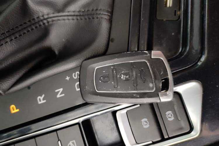 Used FORTHING T5 2020 1.5T Automatic Luxury Model China VI Standard Vehicle Key