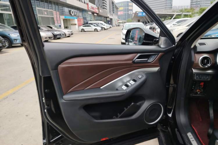 Used Wey VV6 2020 2.0T Two-Wheel Drive Smart Protection+