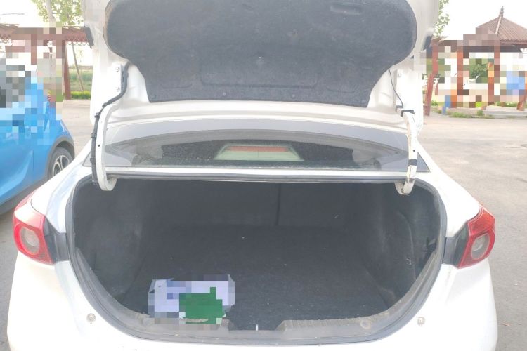 Used Mazda 3 Axela 2014 Sedan 1.5L Manual Comfort Model
