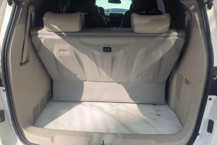 Used Buick GL8 2022 Land Cruiser Executive Class 652T Comfort Model
