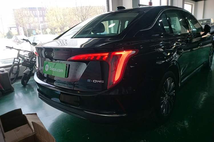 Used Hongqi E-QM5 2022 431 km Charge & Enjoy Edition