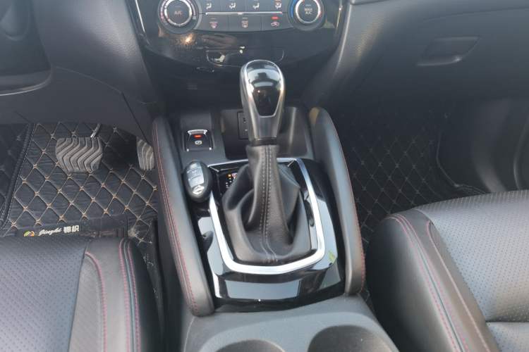 Used Nissan Qashqai 2021 2.0L CVT Luxury Edition Gear Lever