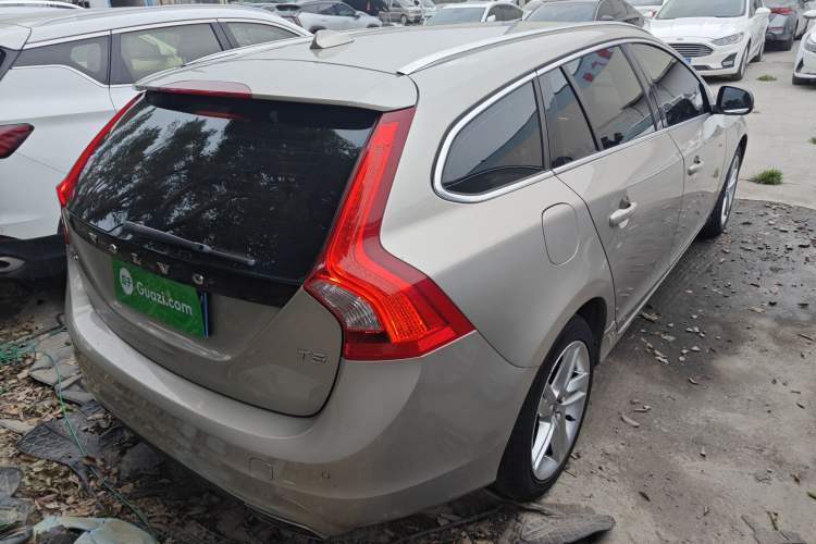 Used Volvo V60 2017 T5 Zhiya Edition China V Standard Rear Right 45 Deg