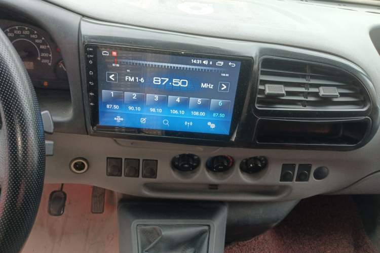 Used JMC Transit 2017 2.8T Commercial Version Short Wheelbase Mid-Roof 6/7/8-Seater JX493 Audio And AC Panel