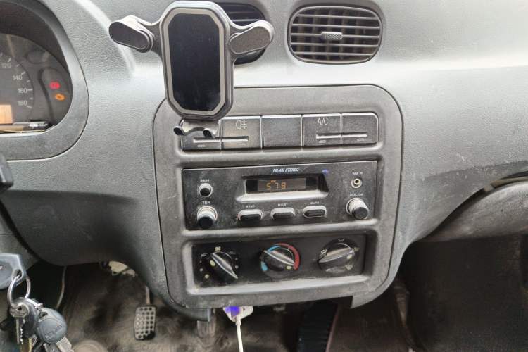 Used Wuling Zhiguang 2010 1.0L New Version Practical Short-Body L2Y