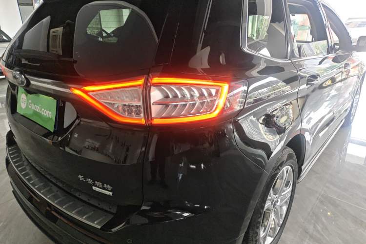 Used Ford Edge 2016 EcoBoost 245 Two-Wheel-Drive Titanium 7-Seater