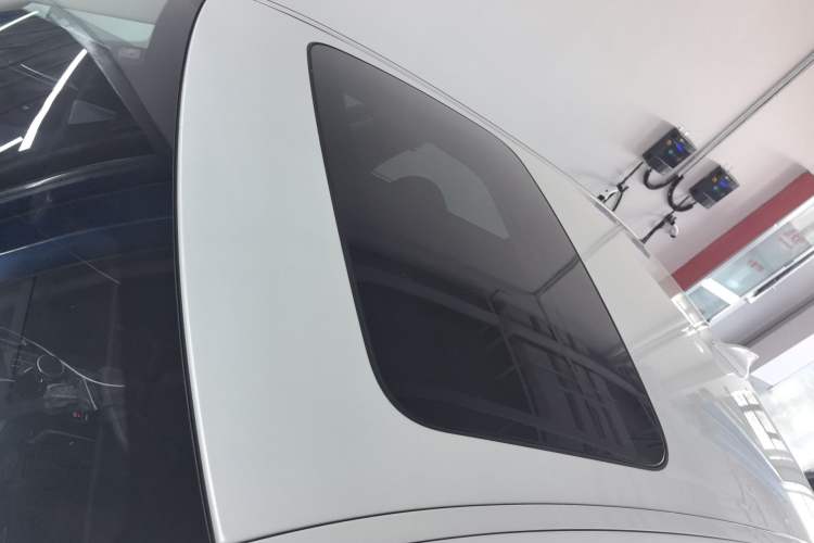 Used BMW 5 Series 2022 525Li Luxury Package Roof