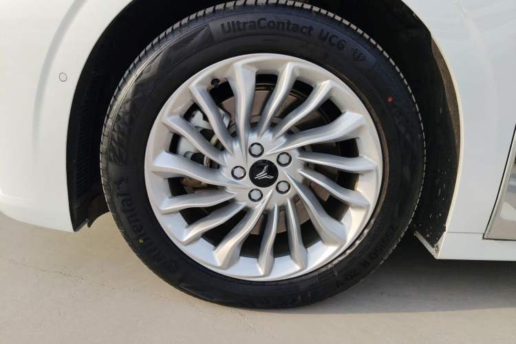 Used VOYAH Dream 2024 PHEV Extended-Range Premium Edition