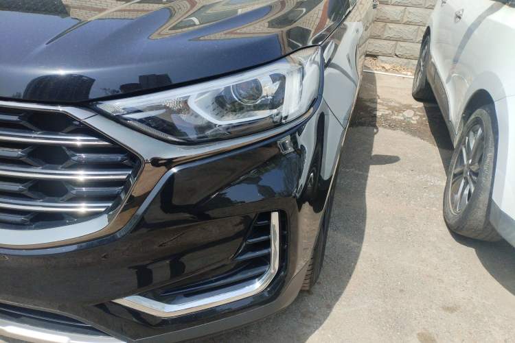 Used Ford Edge 2021 PLUS EcoBoost 245 Two-Wheel-Drive Platinum Edition 5 Seats