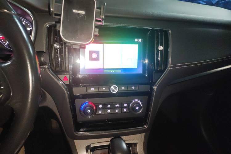 Used Roewe RX5 2018 20T Two-Wheel Drive Automatic Flagship Edition
