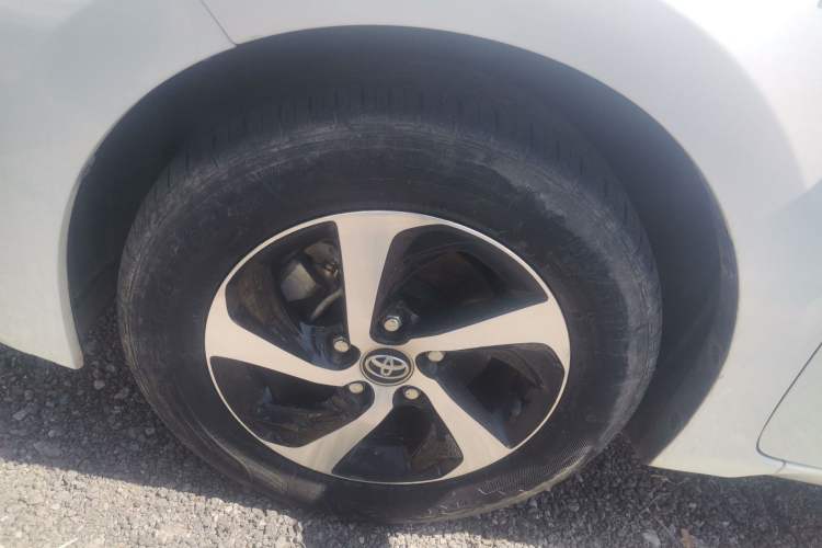 Used Toyota Levin 2017 Revised Dual-Engine 1.8H GS E-CVT Elite Sunroof Version China V Standard
