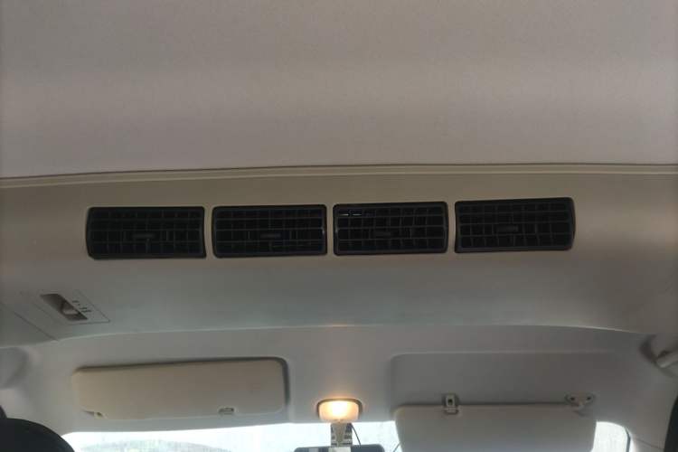 Used Chana Ruixing M60 2023 1.6L CNG Comfort-Grade 6-Seater Passenger Vehicle
