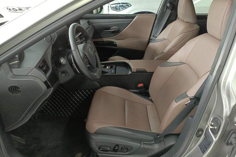 Used Lexus ES 2023 200 Excellence Edition