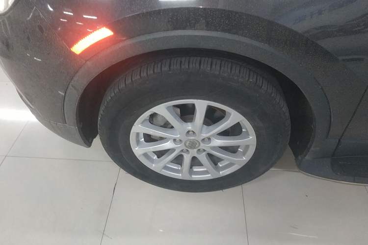 Used Buick Envision 2017 20T Two-Wheel Drive Luxury Model
