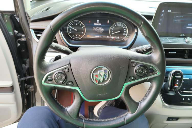 Used Buick GL8 2021 Land Cruiser Executive Class 652T Smart Luxury Model
