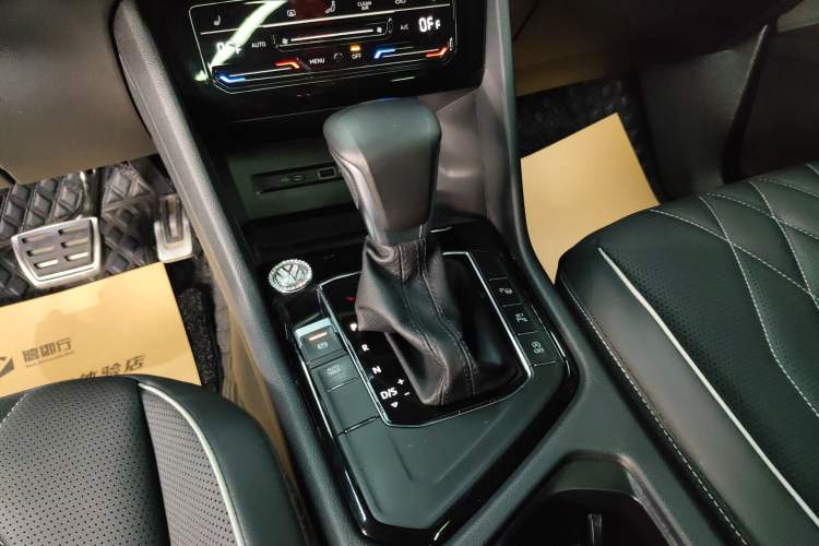 Used Volkswagen Tiguan L 2024 330TSI Automatic Two-Wheel Drive R-Line Enhanced Edition Gear Lever